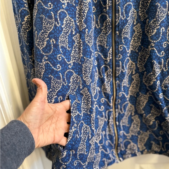 Lilly Pulitzer Leona Zip Up Jacket Women’s XL Navy Pockets Stretch UPF 50+ Comfy - Picture 3 of 10